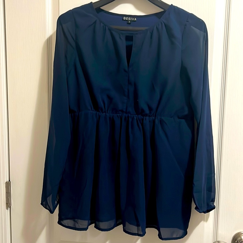 Boutique top dark blue